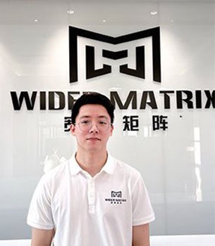 Дин — в компании «Wider Matrix»