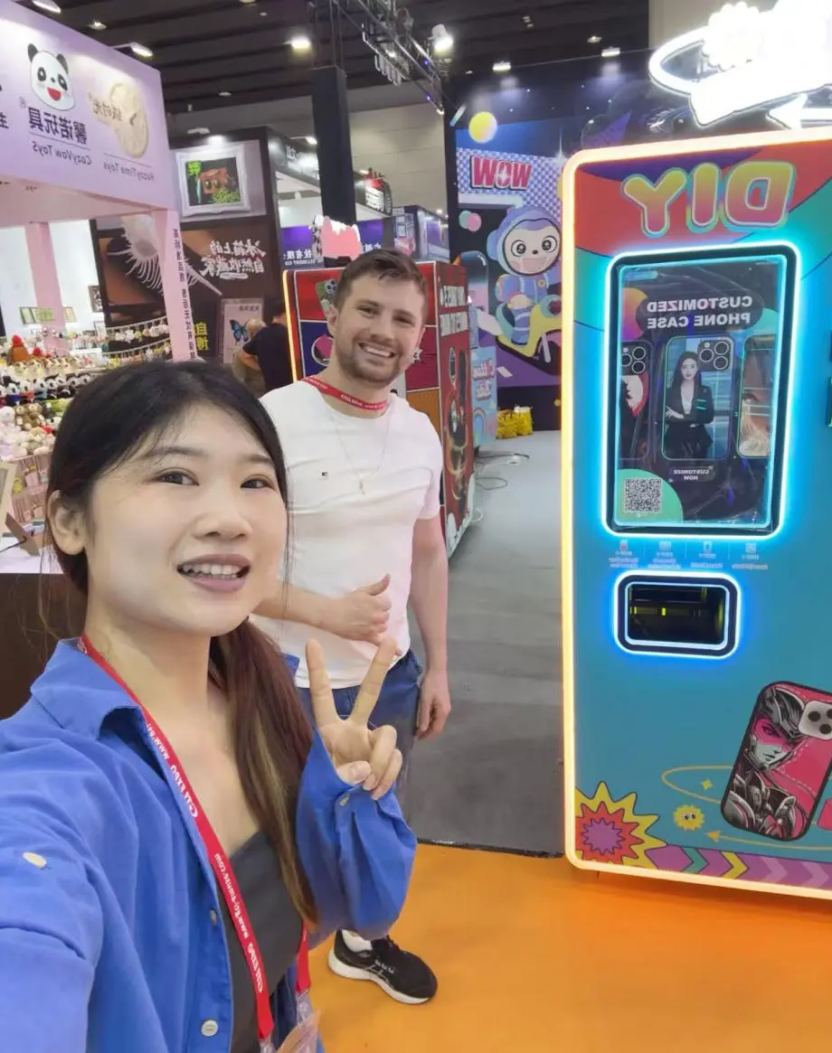 Wider Matrix fully automatic phone case vending machine interface