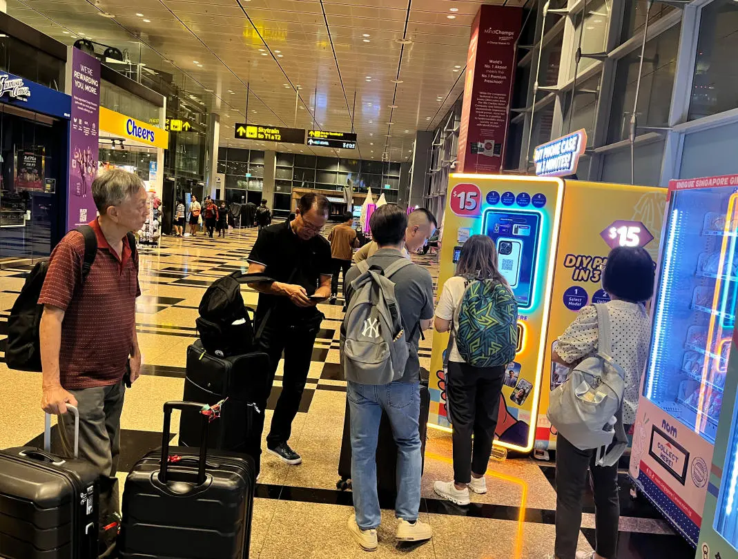 How Does a 3D Phone Case Vending Machine Work