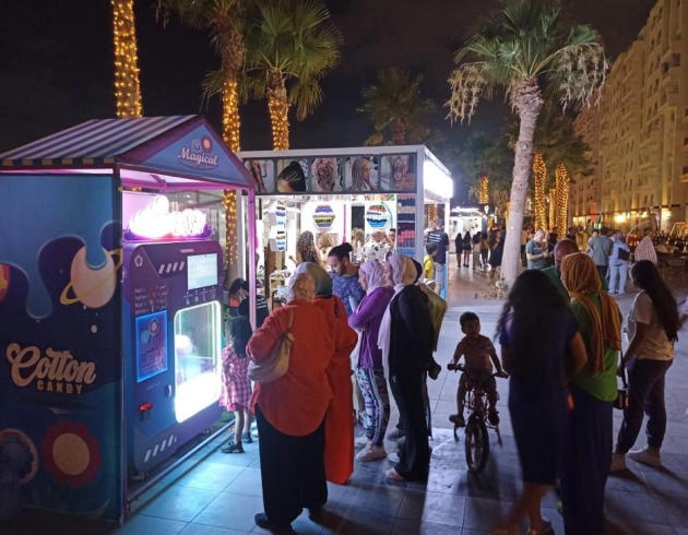 A cotton candy vending machine for sale in the US is not a magic money printer.
